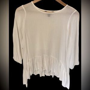 Simply Vera White Flowy top XS